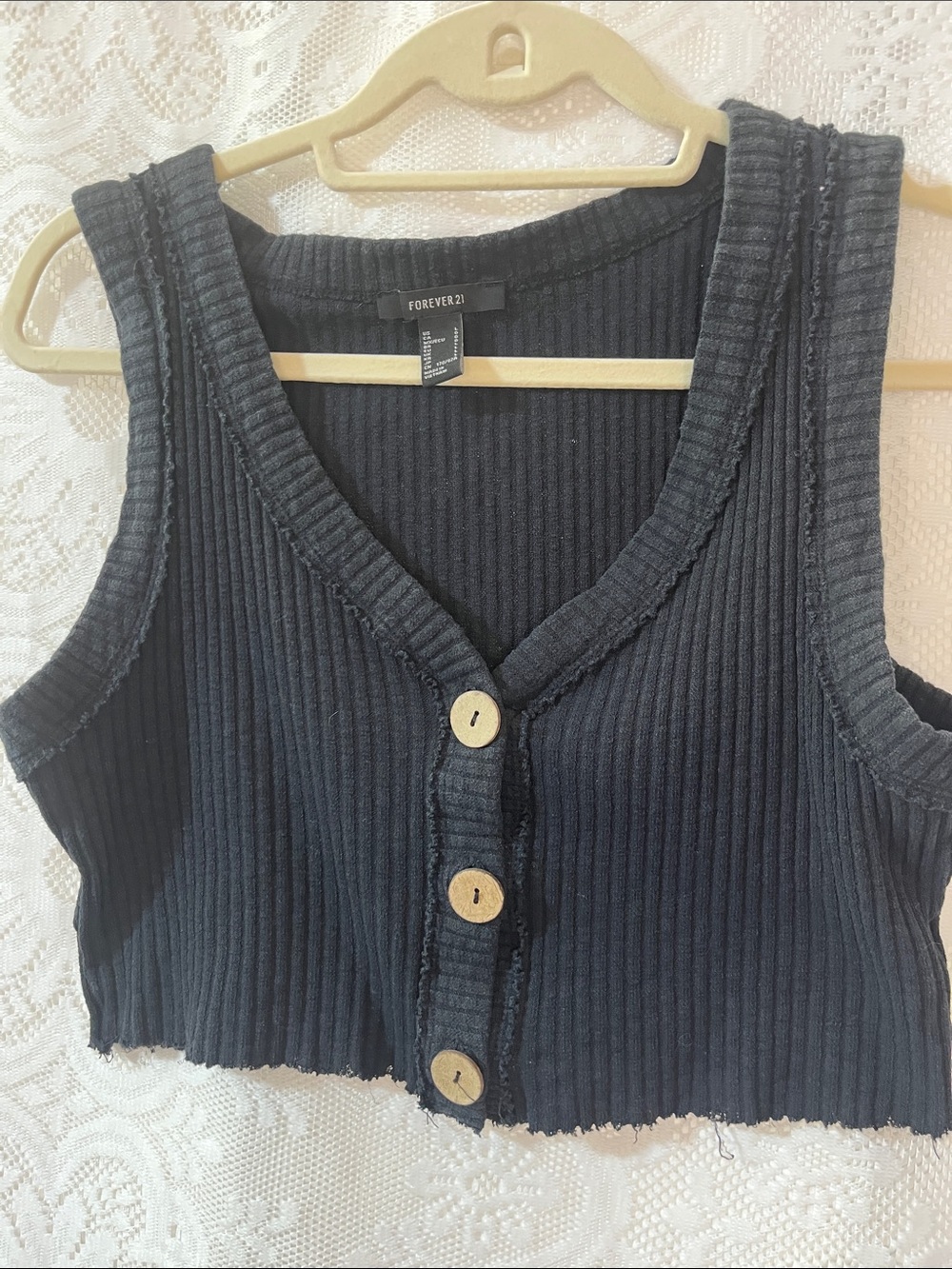 😻5for$15😻Forever 21 Black Ribbed Button-Front Crop Tank L